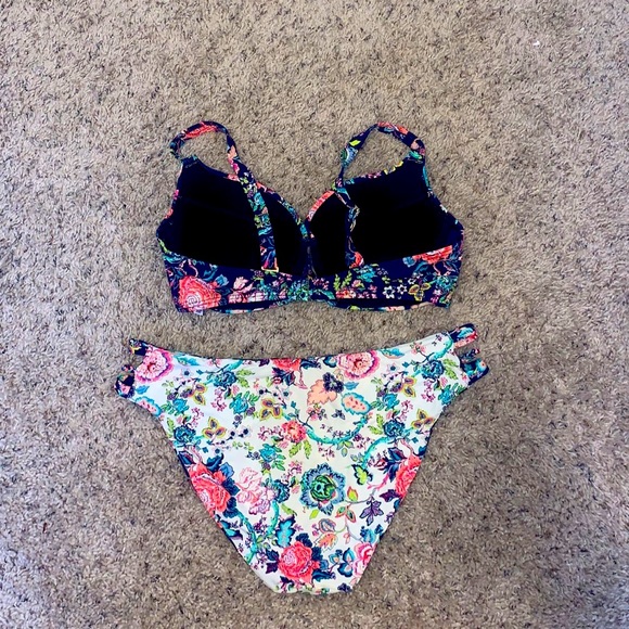 Bikini with Reversible Bottom - Picture 3 of 5